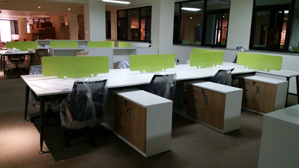 大廳員工區(qū)域辦公家具布局 大廳員工區(qū)域辦公家具布局