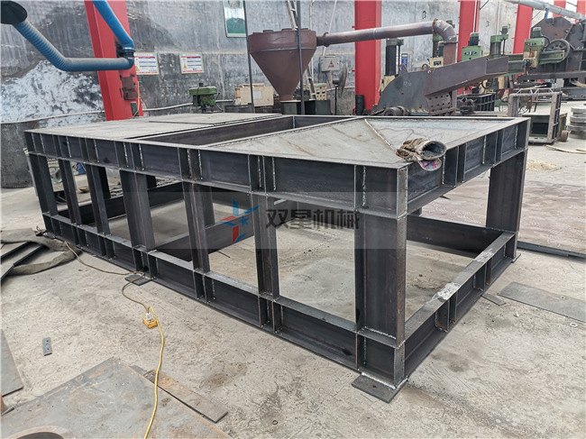 <a href='http://www.xlfefi.cn/psxl/4.html' target='_blank'><span>廢鋼破碎機(jī)</span></a>廠家生產(chǎn)車間