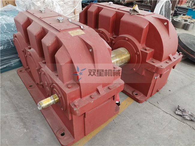 雙軸撕碎機(jī)軸套及撕碎機(jī)減速機(jī)配件實拍