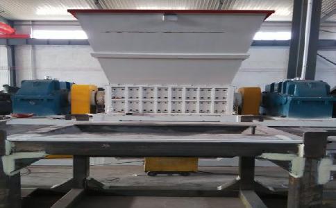 哪些因素決定著<a href='http://www.xlfefi.cn/ssxl/10.html' target='_blank'><span>金屬撕碎機(jī)</span></a>的價格